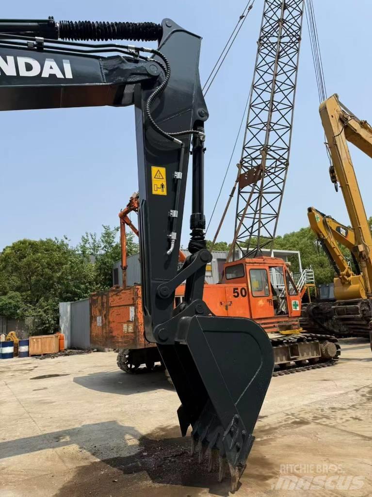 Hyundai R220LC-9S Midi bageri 7t – 12t