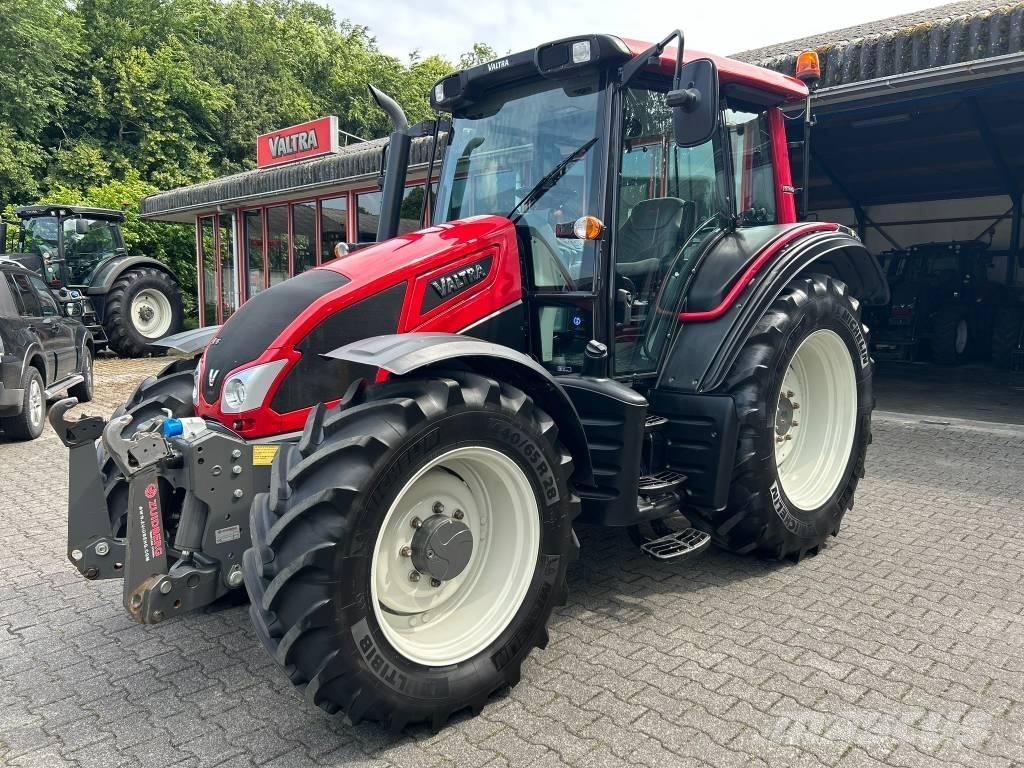Valtra N 93 Traktori