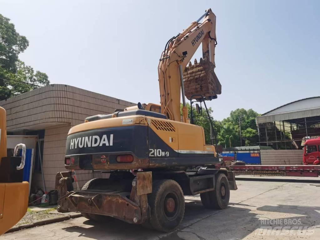 Hyundai R210W-9 Bageri točkaši