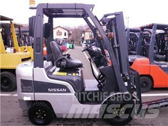 Nissan NP1F1M20J Plinski viljuškari
