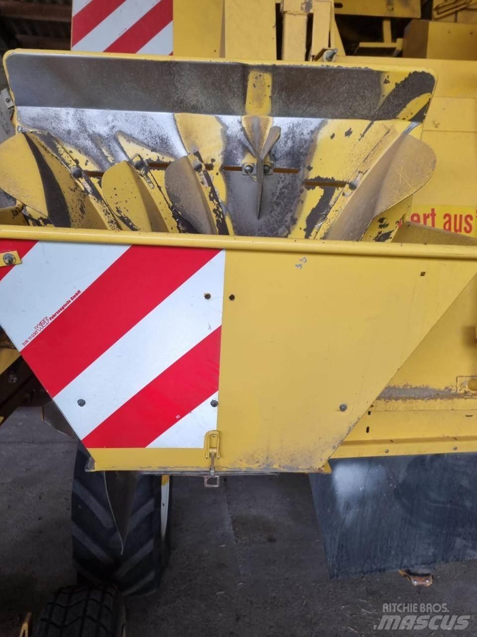 New Holland TF 76 Kombajni