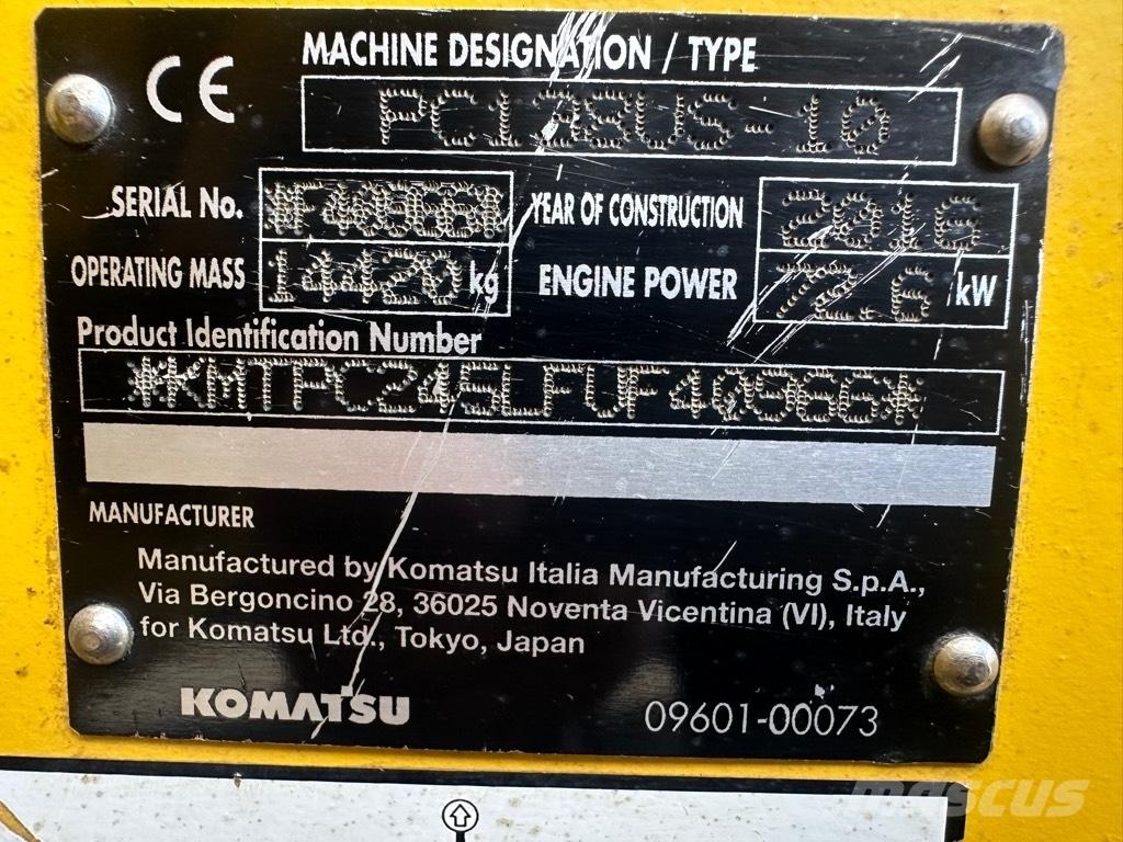 Komatsu PC 138 US-10 Bageri guseničari