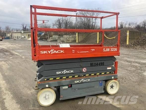 SkyJack SJ III 3226 Makazaste platforme