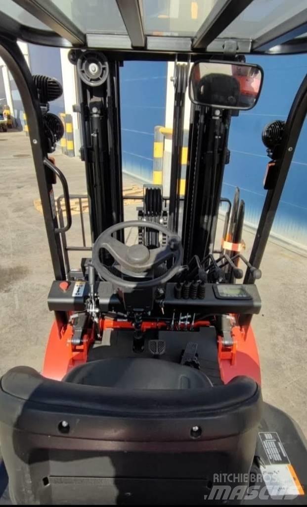EP EQUIPMENT EFL302 Električni viljuškari