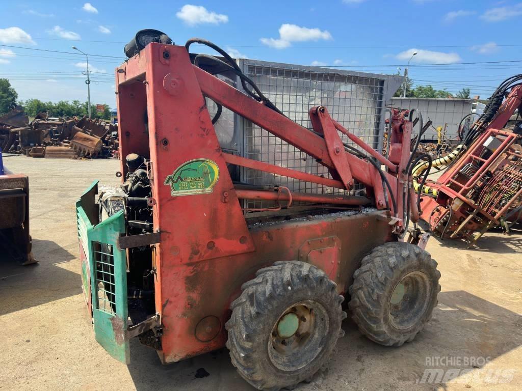 Unirak 600 Skid steer mini utovarivači