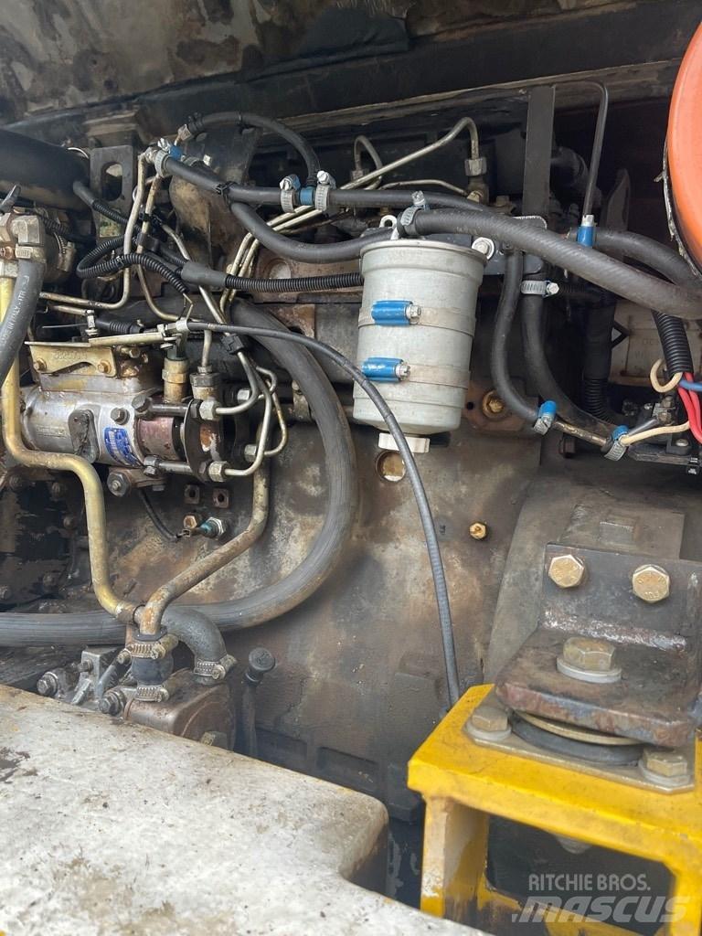 Komatsu PW 95 Bageri točkaši