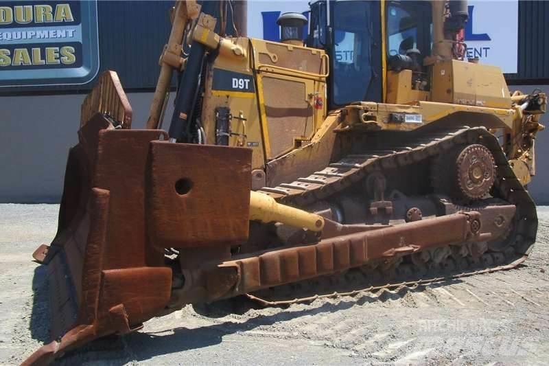 CAT D9T Buldožeri guseničari