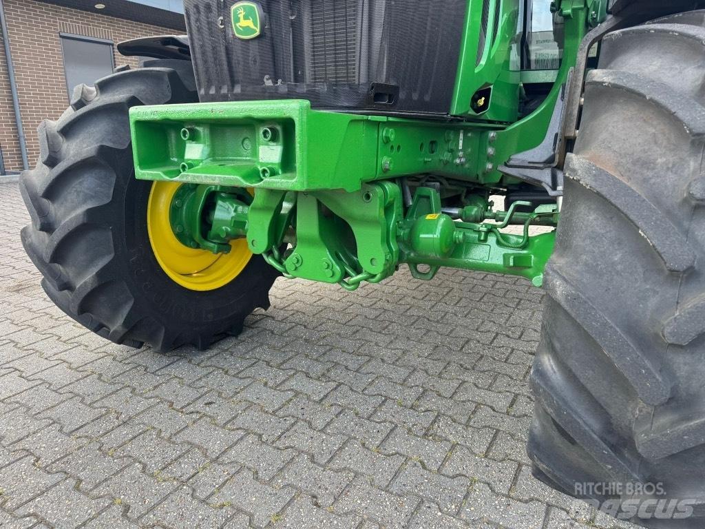 John Deere 6120 M Traktori