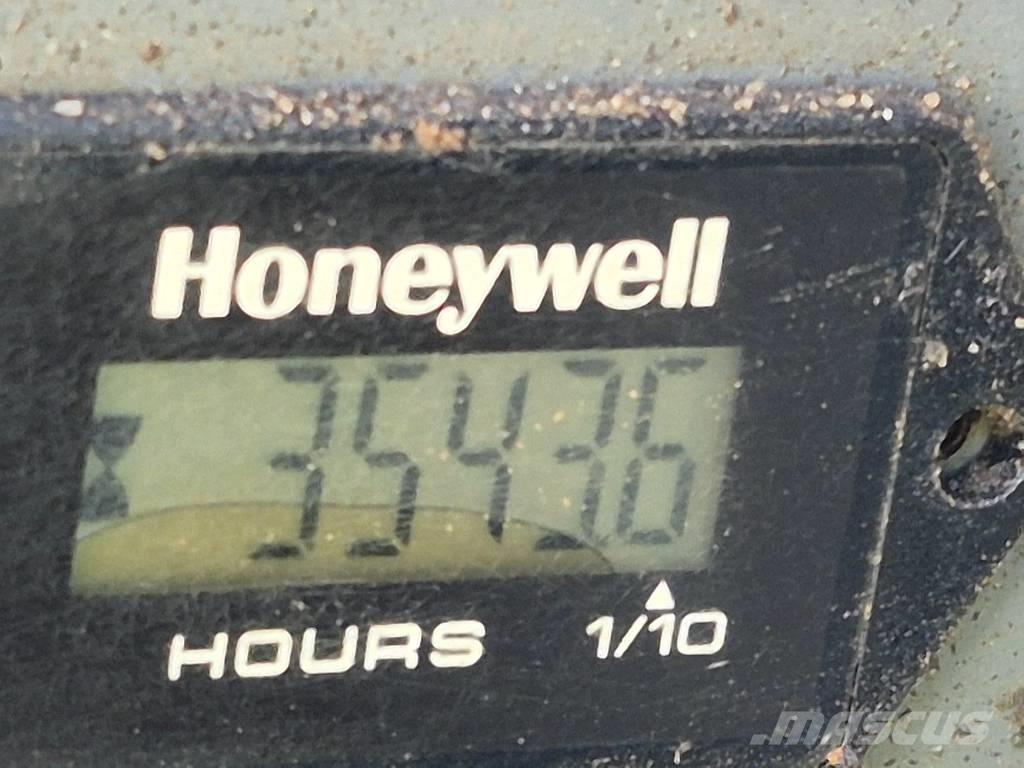 Takeuchi TB 250 Bageri guseničari