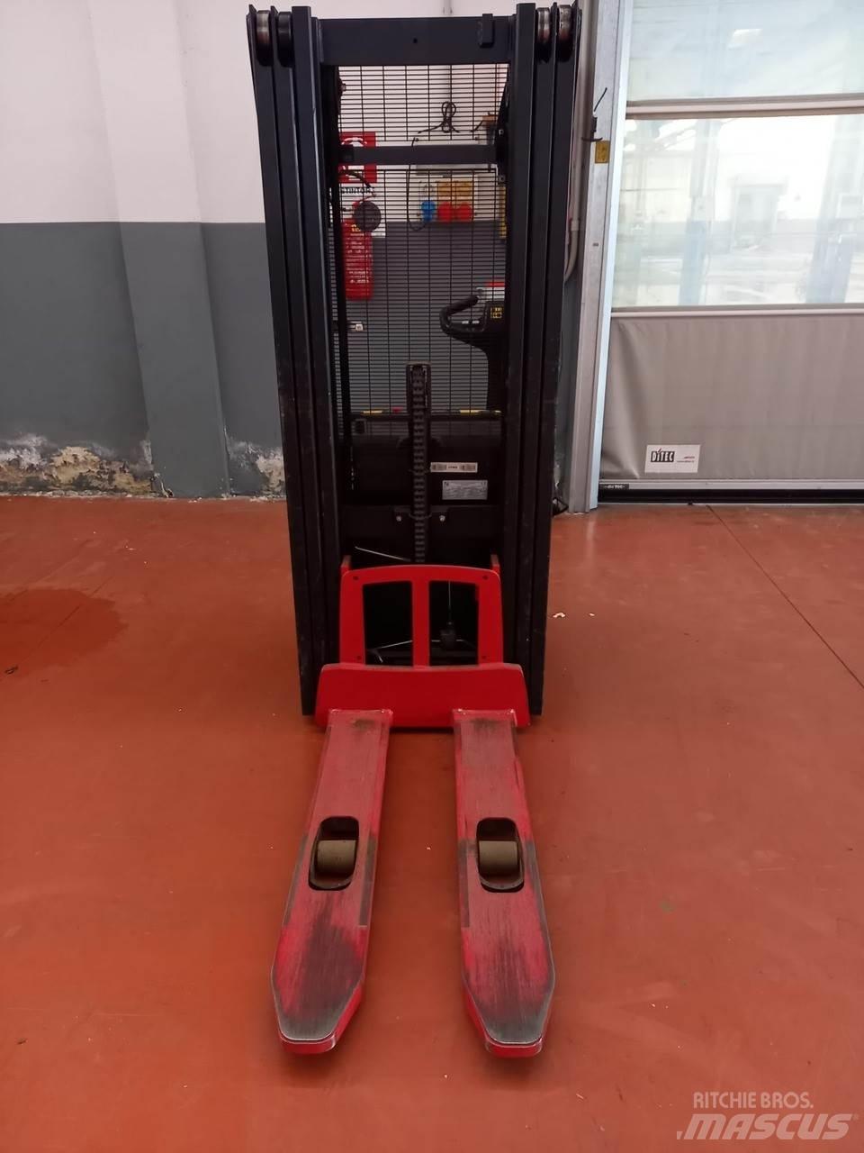 Hyster S1.2 Ručni električni viljuškar