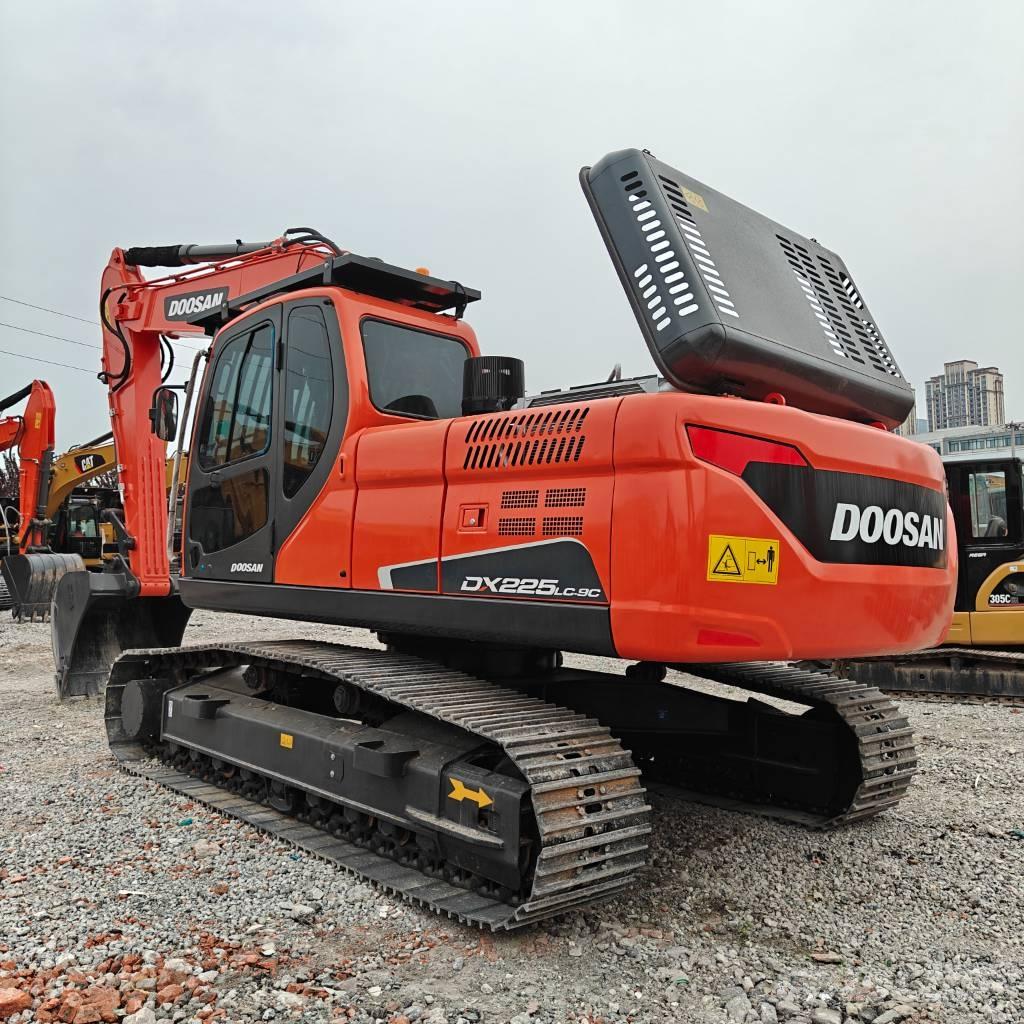 Doosan DX 225 LCA Bageri guseničari
