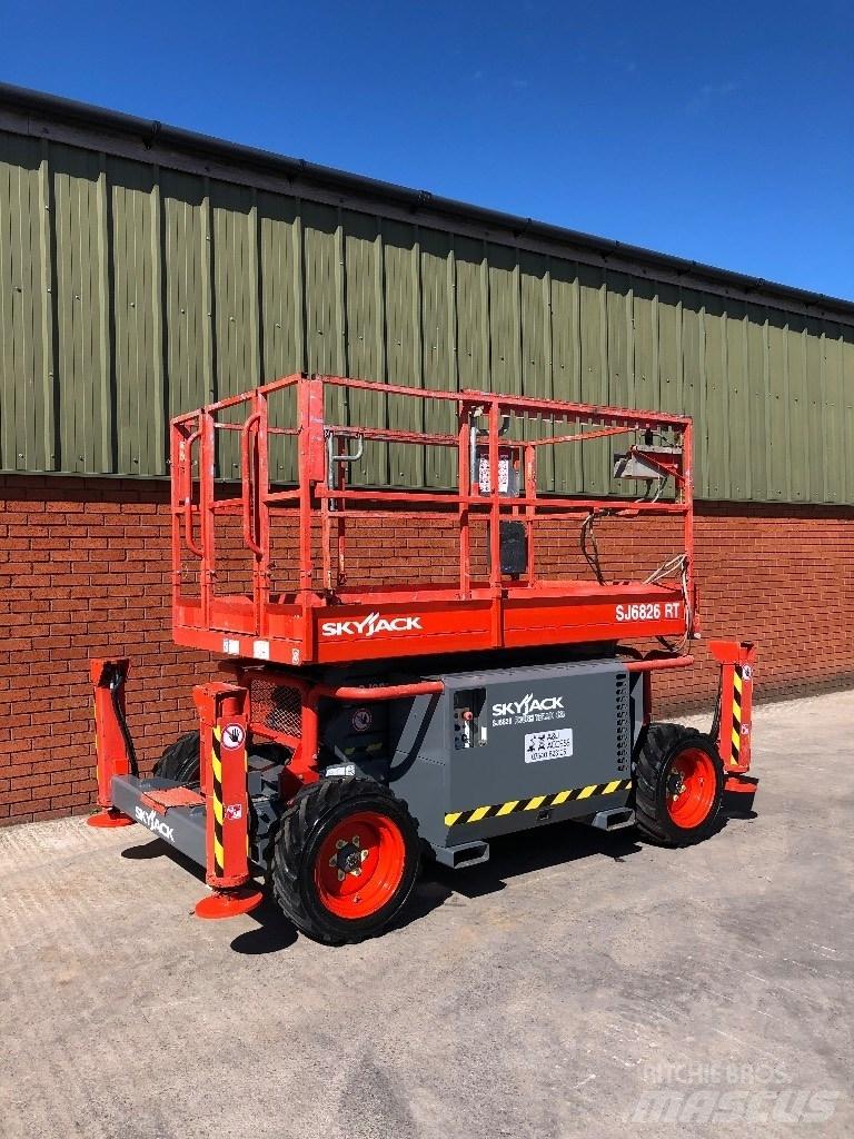 SkyJack SJ 6826 RT Makazaste platforme