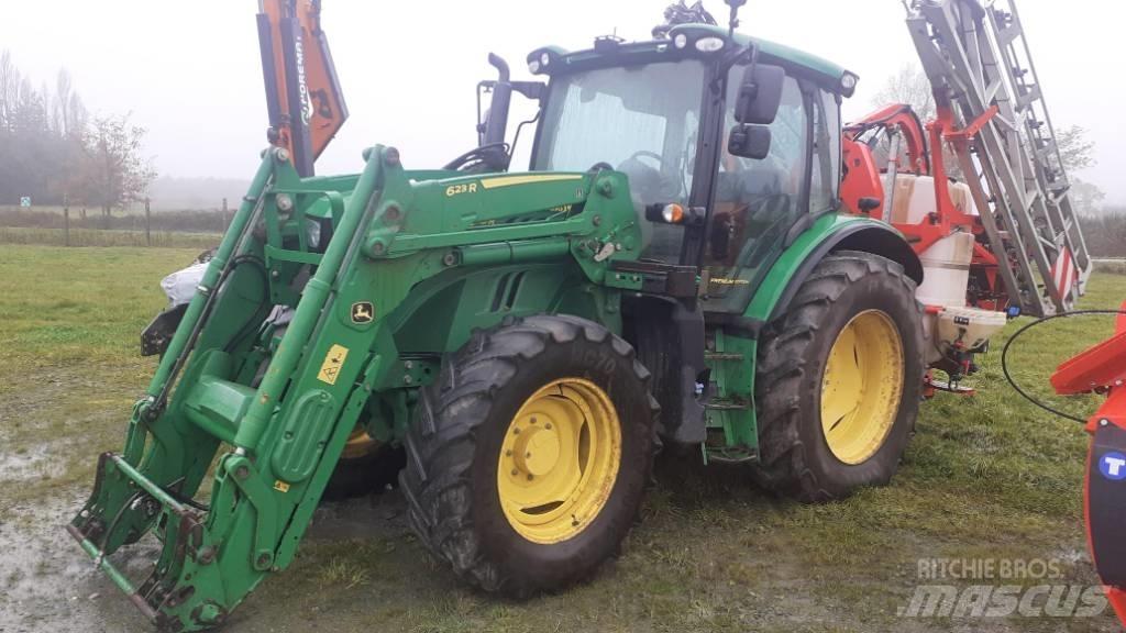 John Deere 6110 R Traktori