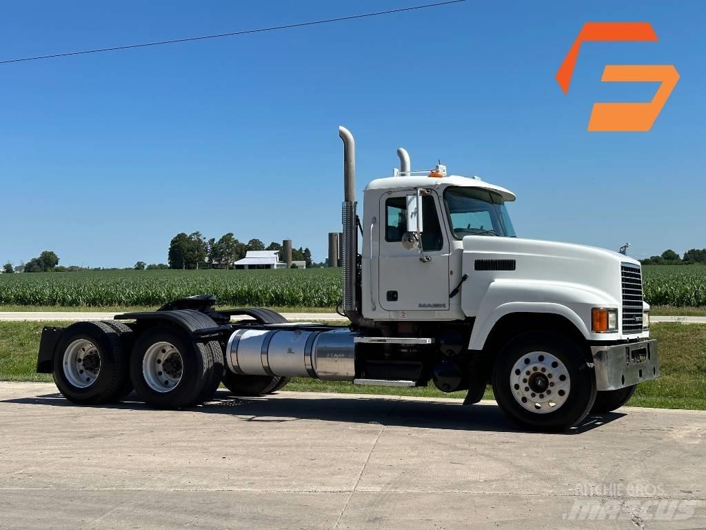 Mack CH 613 Tegljači