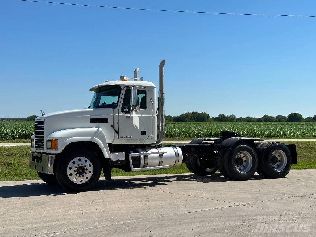Mack CH 613 Tegljači