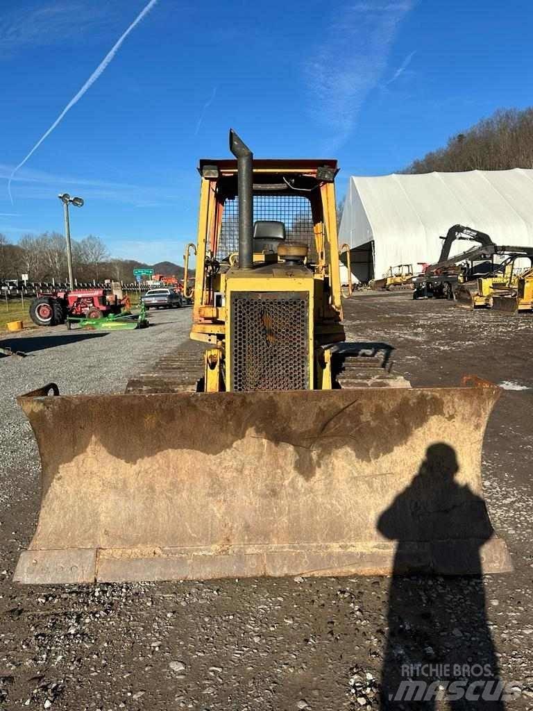 CAT D5C Buldožeri guseničari