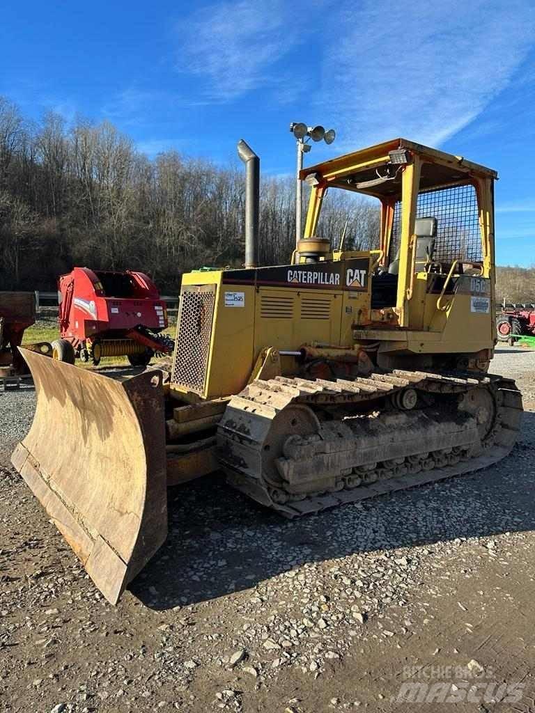 CAT D5C Buldožeri guseničari