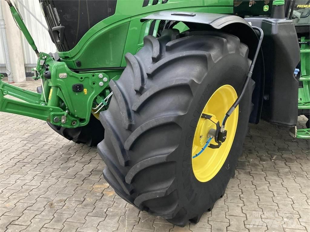 John Deere 6175R Traktori