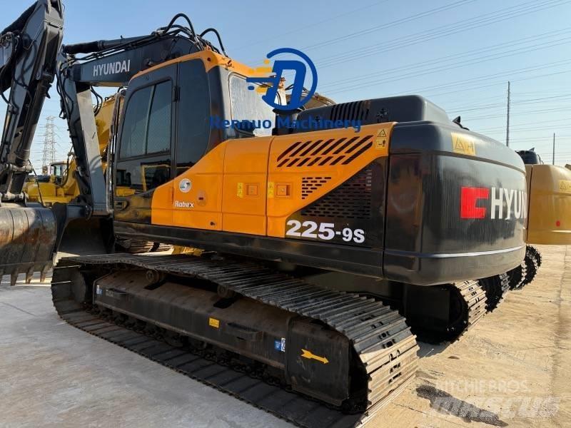 Hyundai 225-9S Bageri guseničari