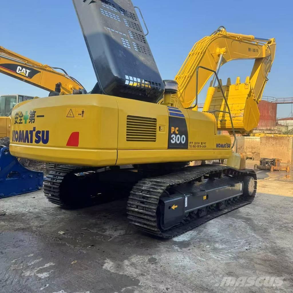 Komatsu PC 300 Crawler excavators