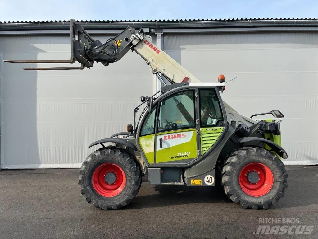 CLAAS SCORPION 7040 Poljoprivredni teleskopski utovarivači