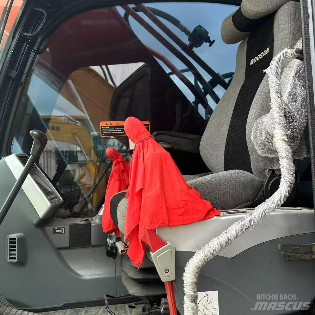 Doosan 225LC-9 Bageri guseničari