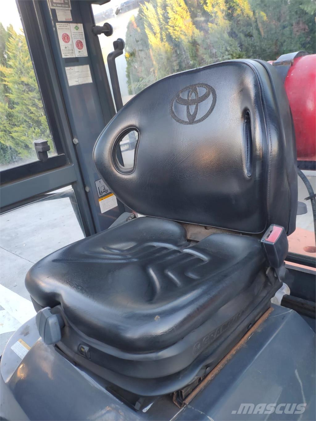 Toyota 7FGF25 Plinski viljuškari