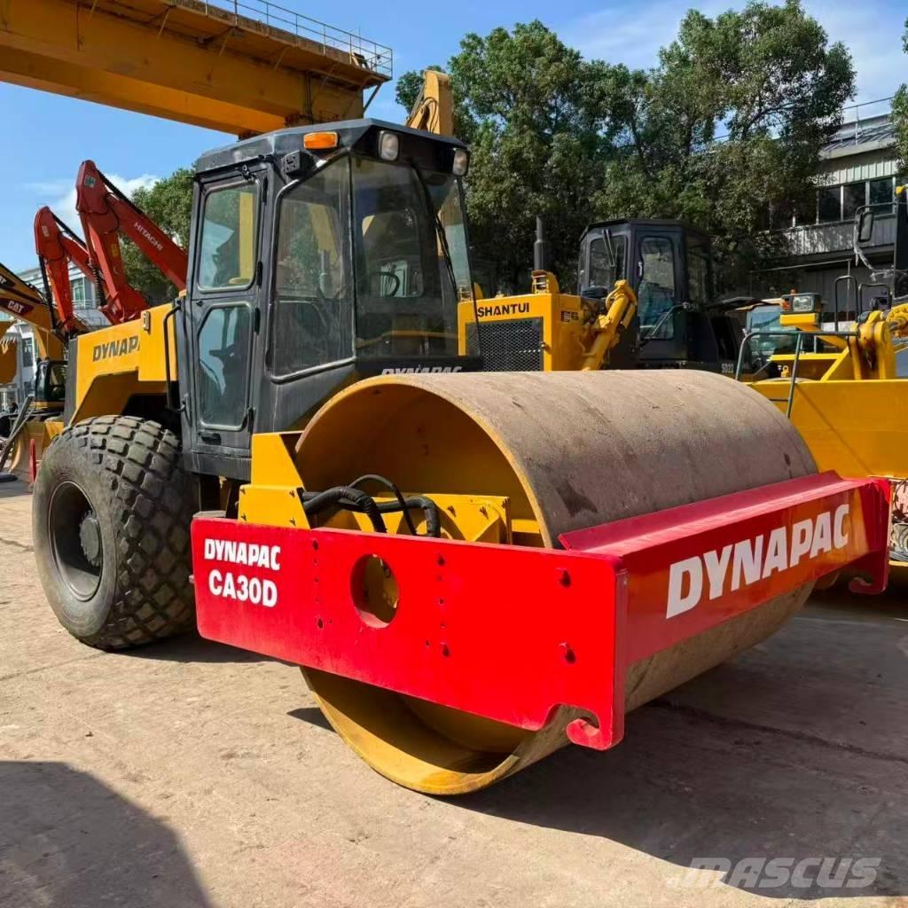 Dynapac CA 30 D Valjci sa jednim bubnjem