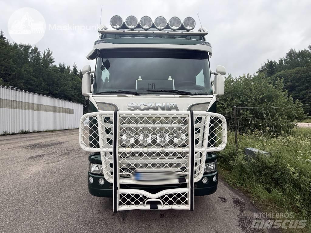 Scania R 520 LB Rol kiper kamioni sa kukom za podizanje tereta