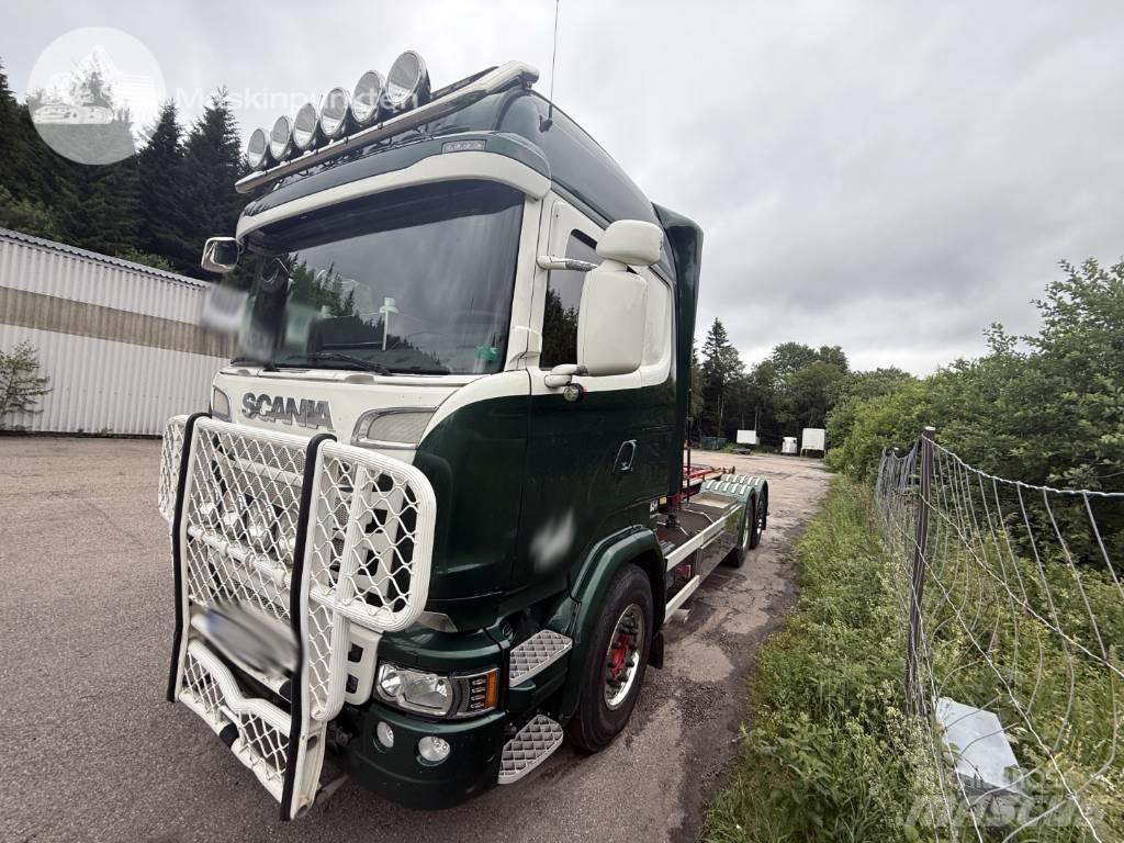 Scania R 520 LB Rol kiper kamioni sa kukom za podizanje tereta