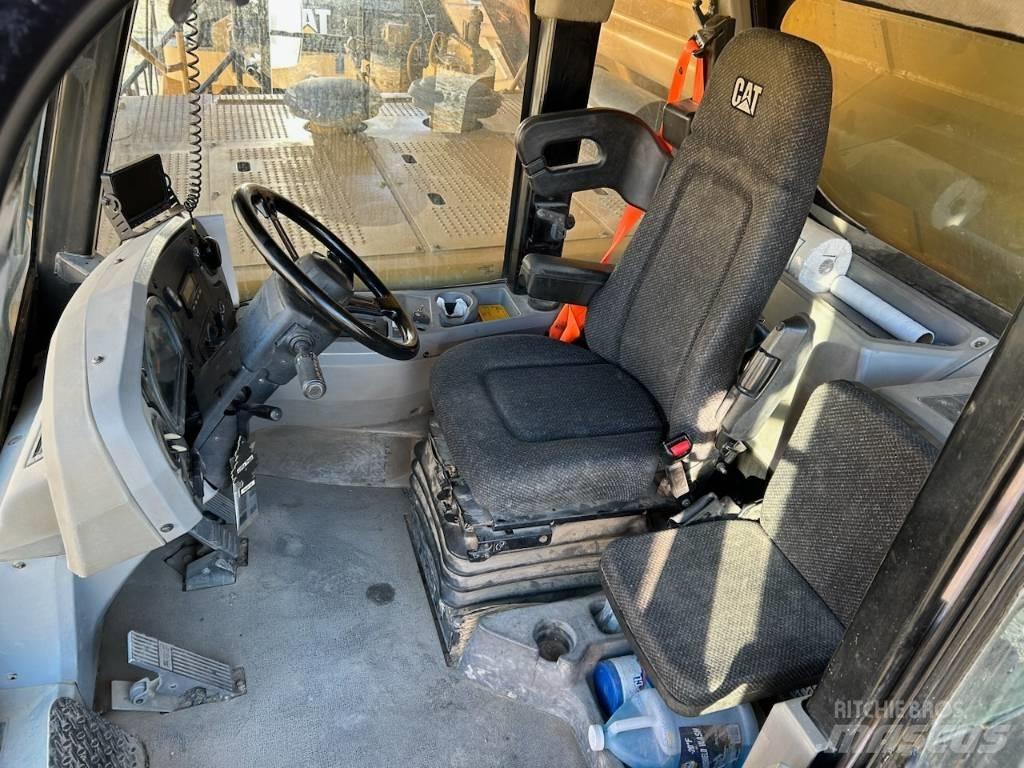 CAT 777F Zglobni damperi