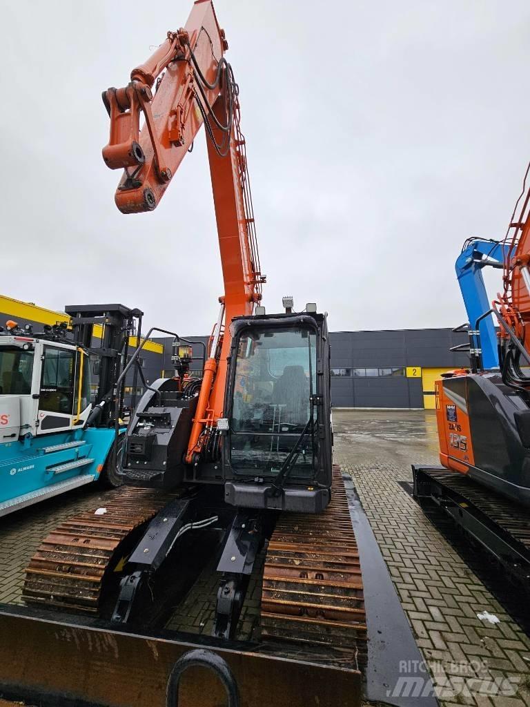 Hitachi ZX 135 US-7 Bageri guseničari
