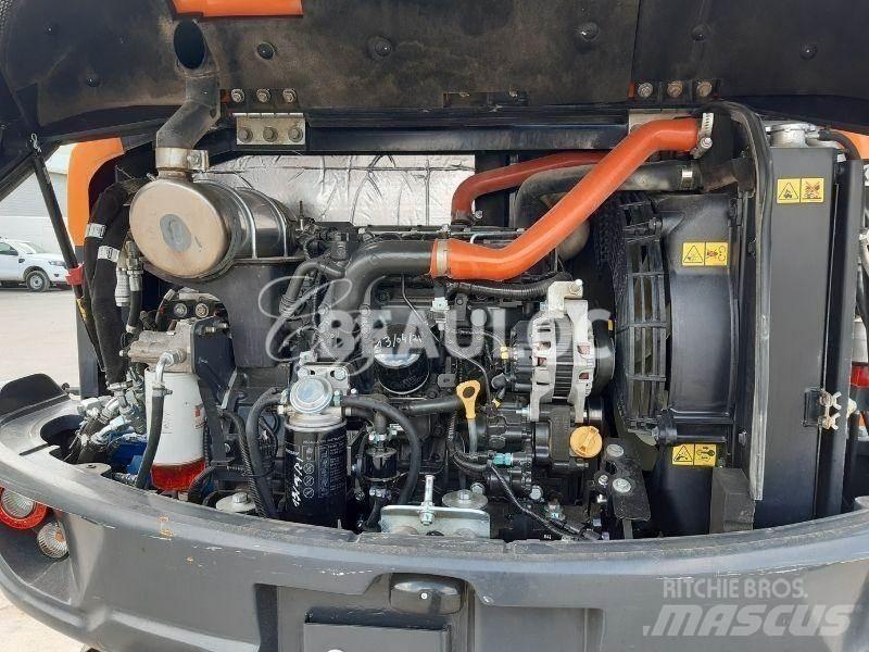 Doosan DX 57 W Bageri točkaši