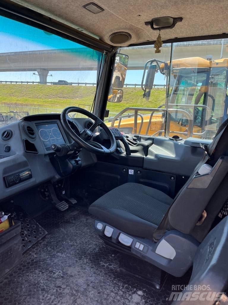 Bell B30E Zglobni damperi