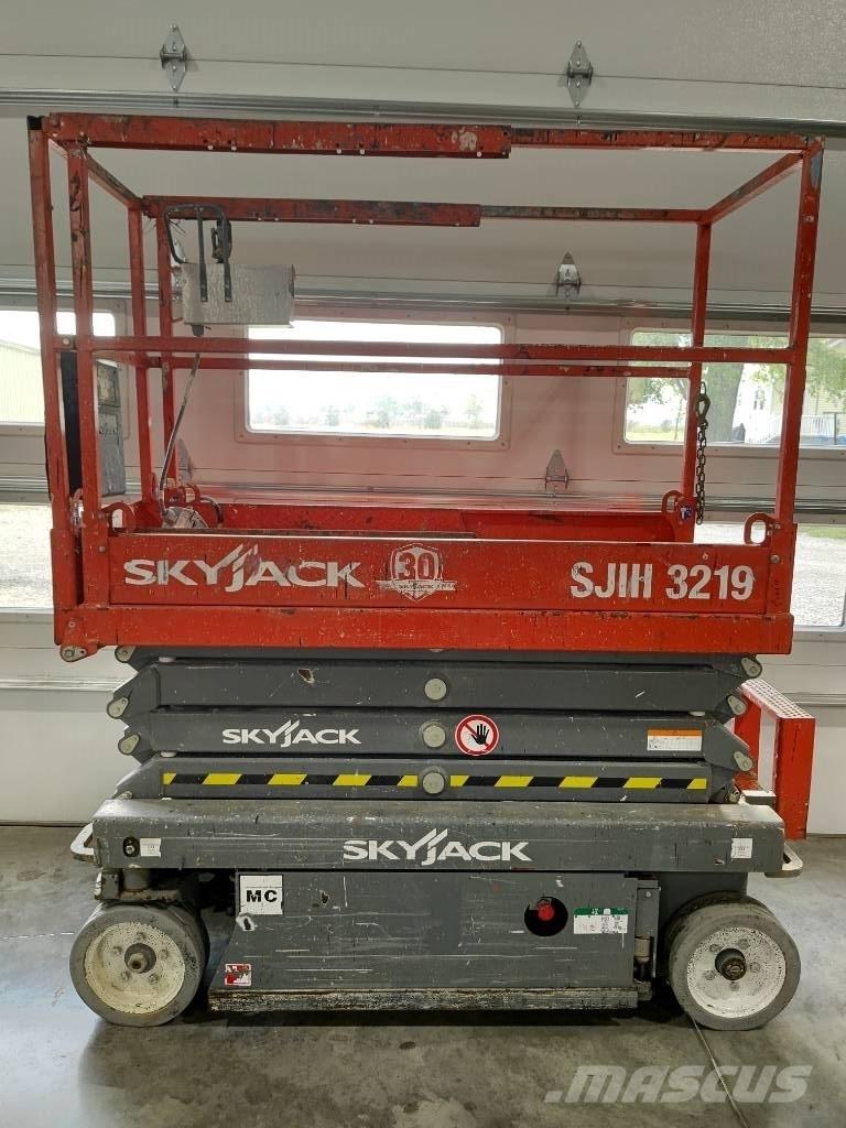 SkyJack SJ III 3219 Makazaste platforme