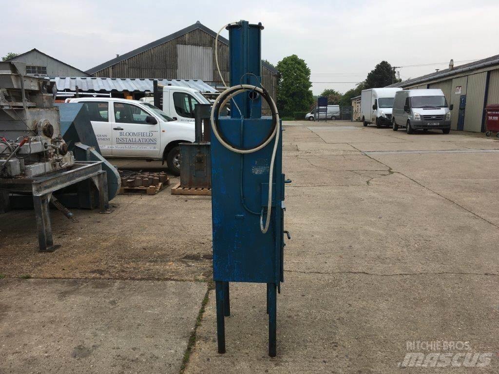  BAG COMPACTOR Ostale poljoprivredne mašine