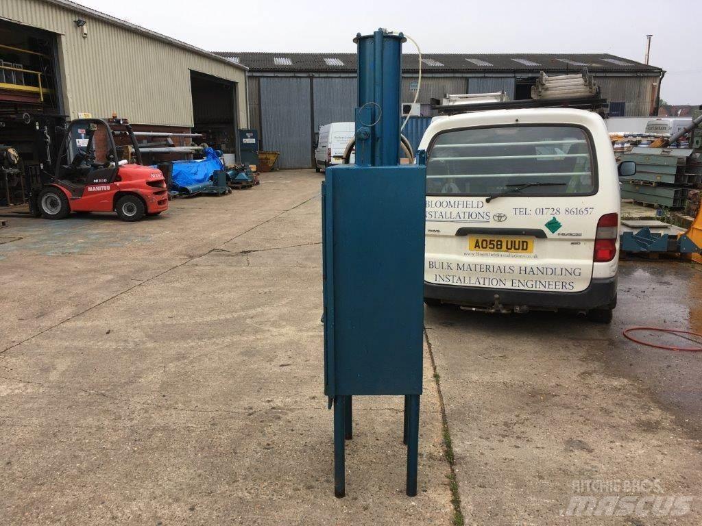  BAG COMPACTOR Ostale poljoprivredne mašine