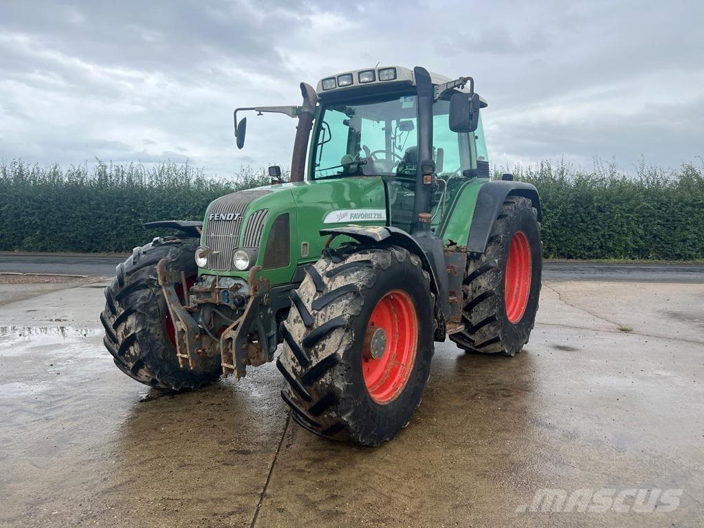 Fendt 716 VARIO Traktori