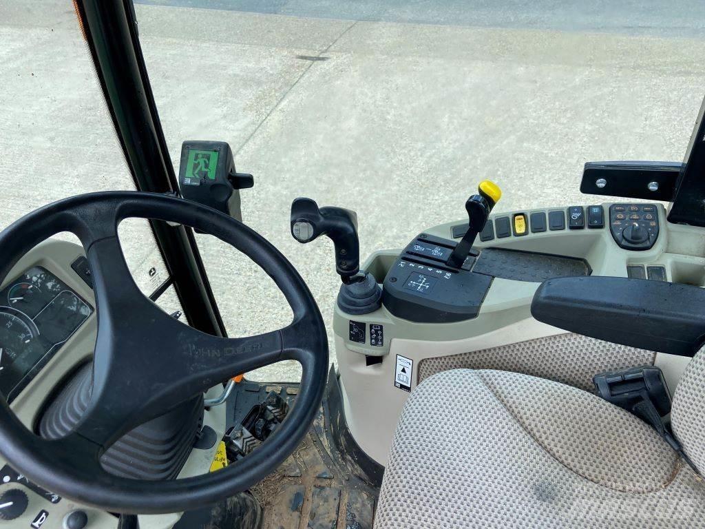 John Deere 3046R Manji traktori