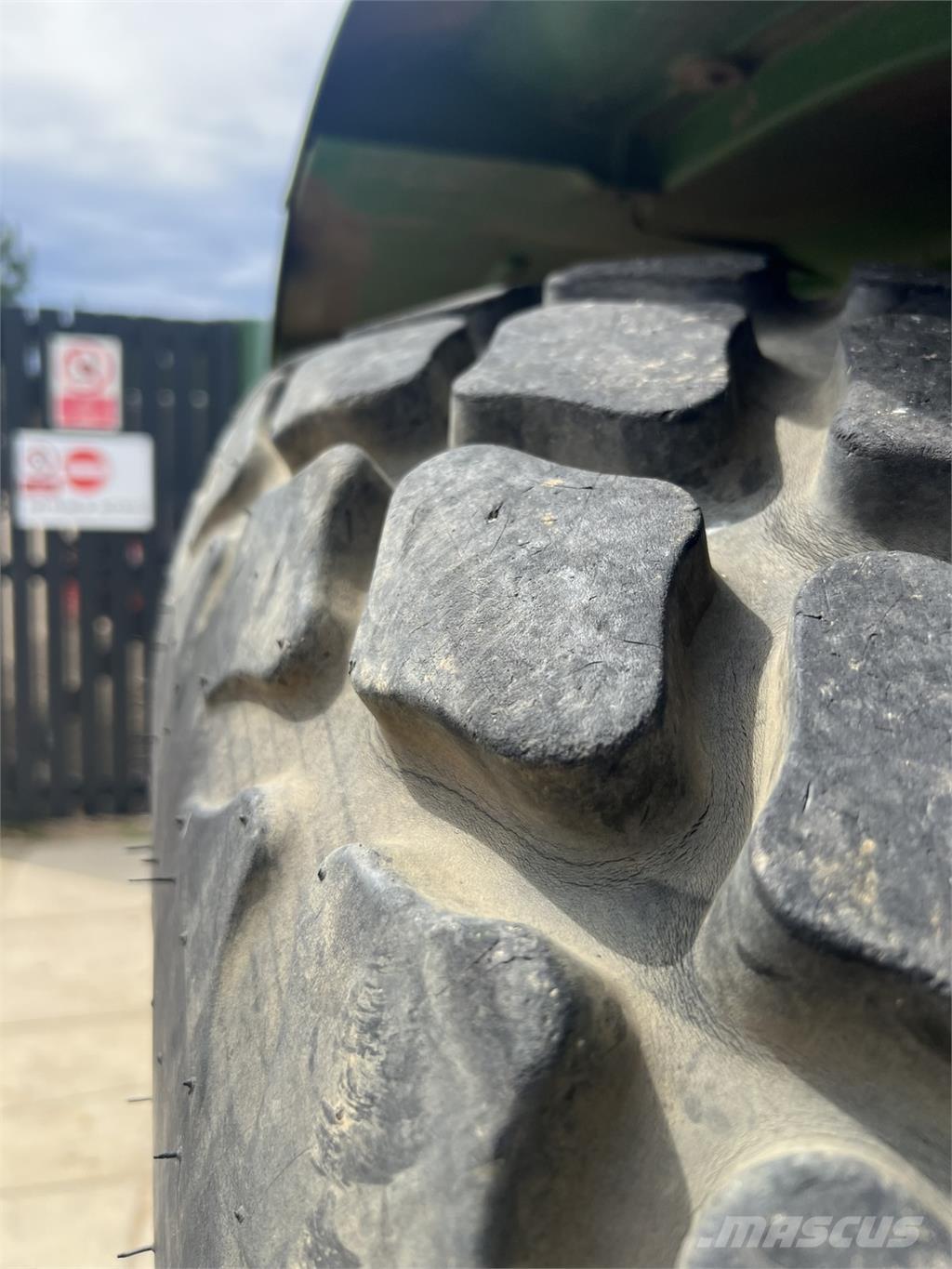 John Deere 5075E Traktori