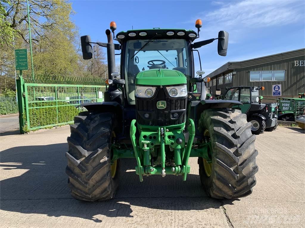 John Deere 6155R Traktori