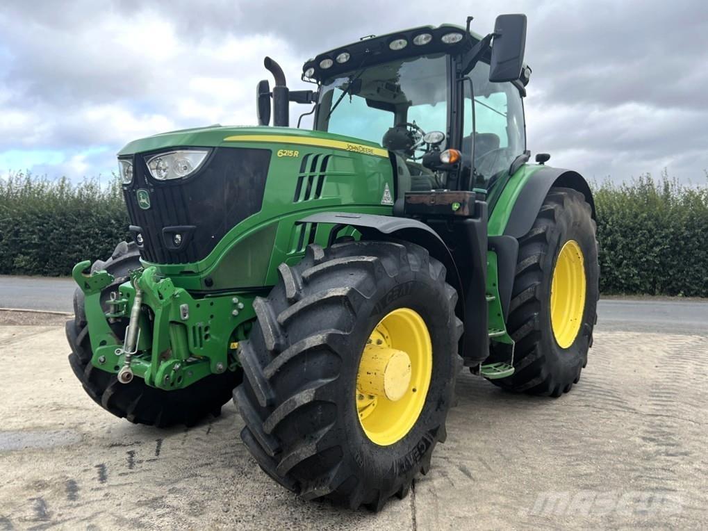 John Deere 6215R Traktori
