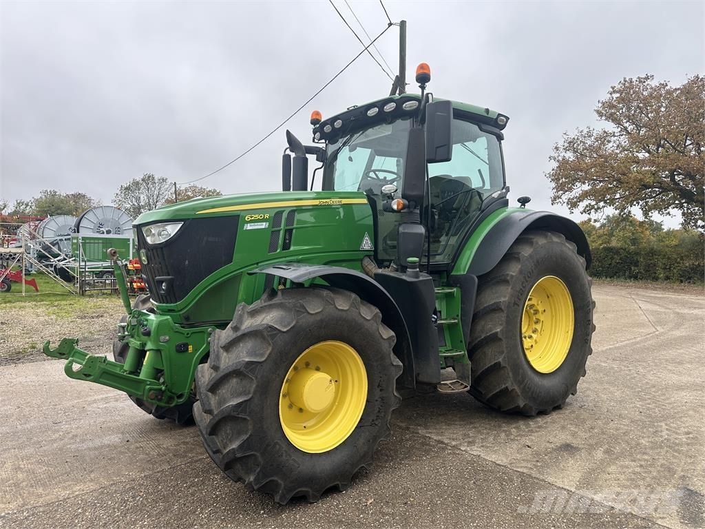 John Deere 6250R Traktori
