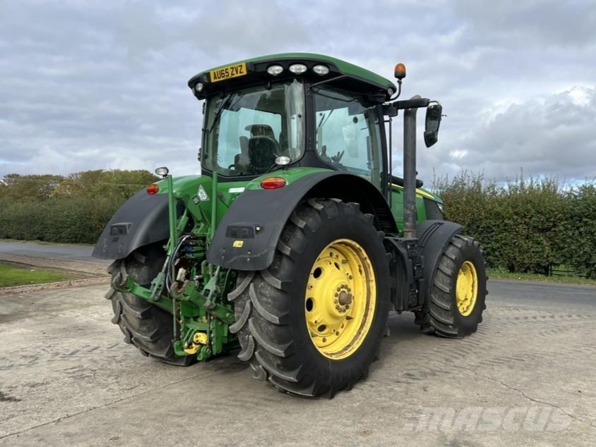 John Deere 7230R Traktori