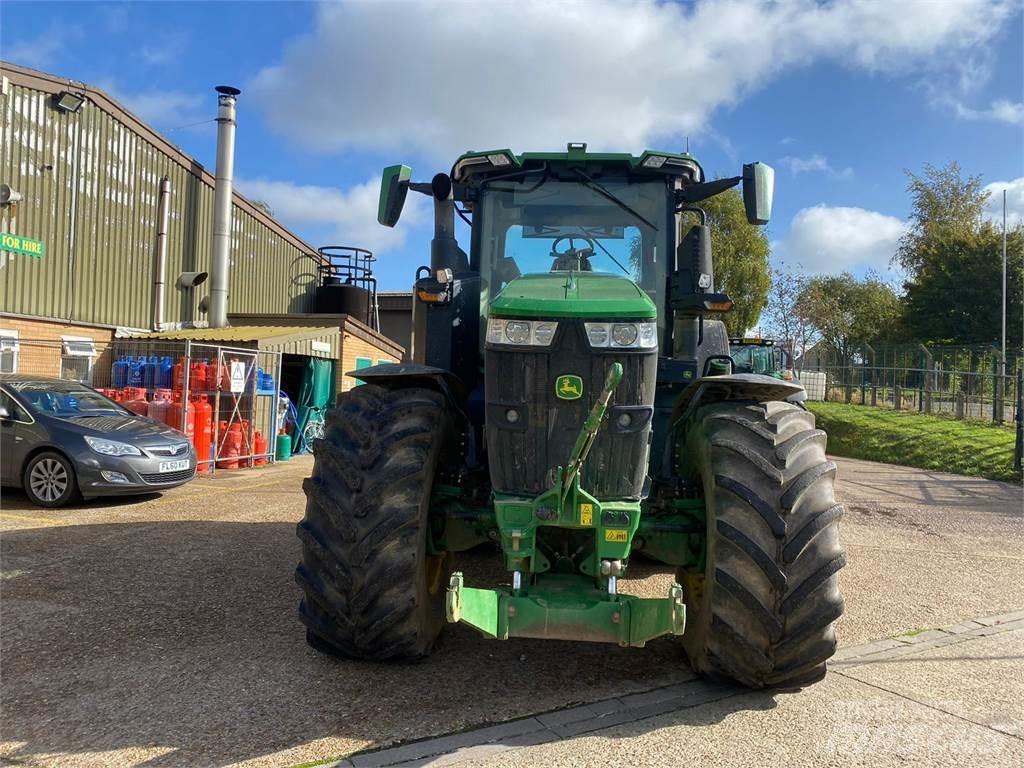 John Deere 7R310 Traktori