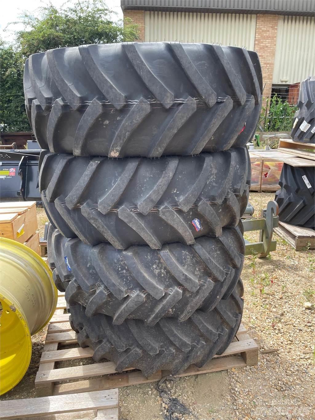 John Deere TYRES Ostale poljoprivredne mašine