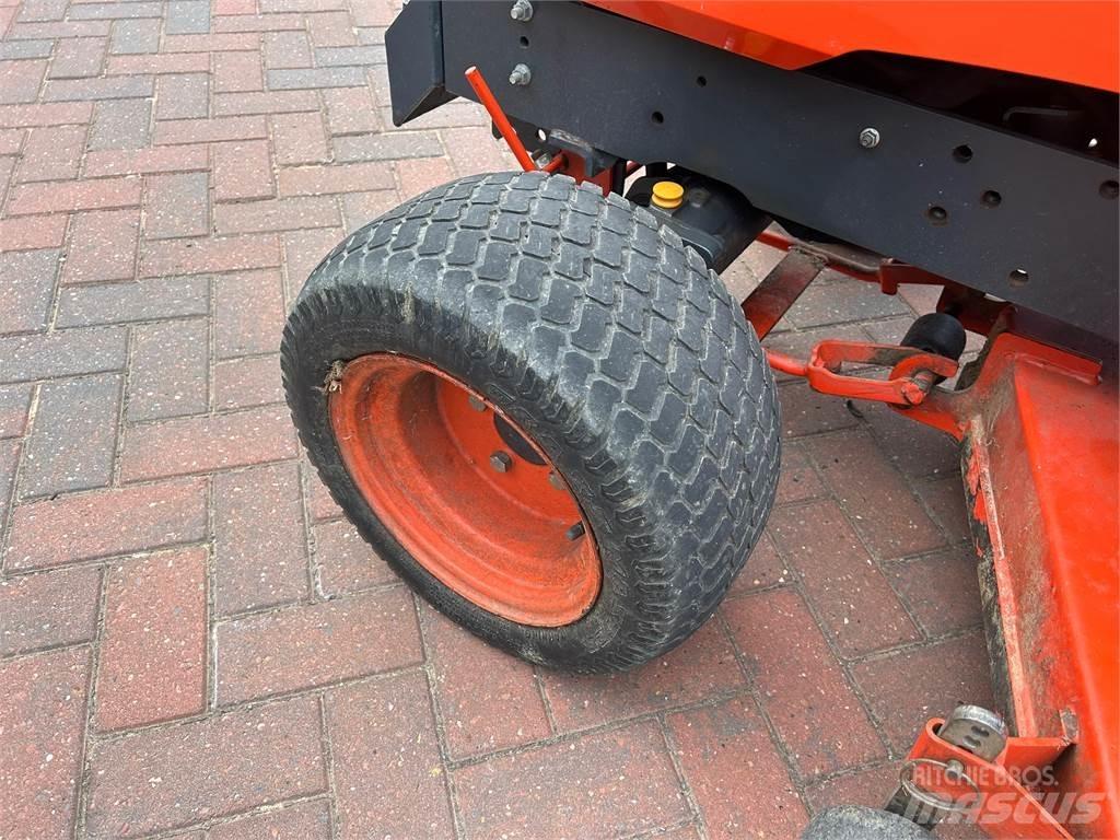 Kubota BX2350 Manji traktori