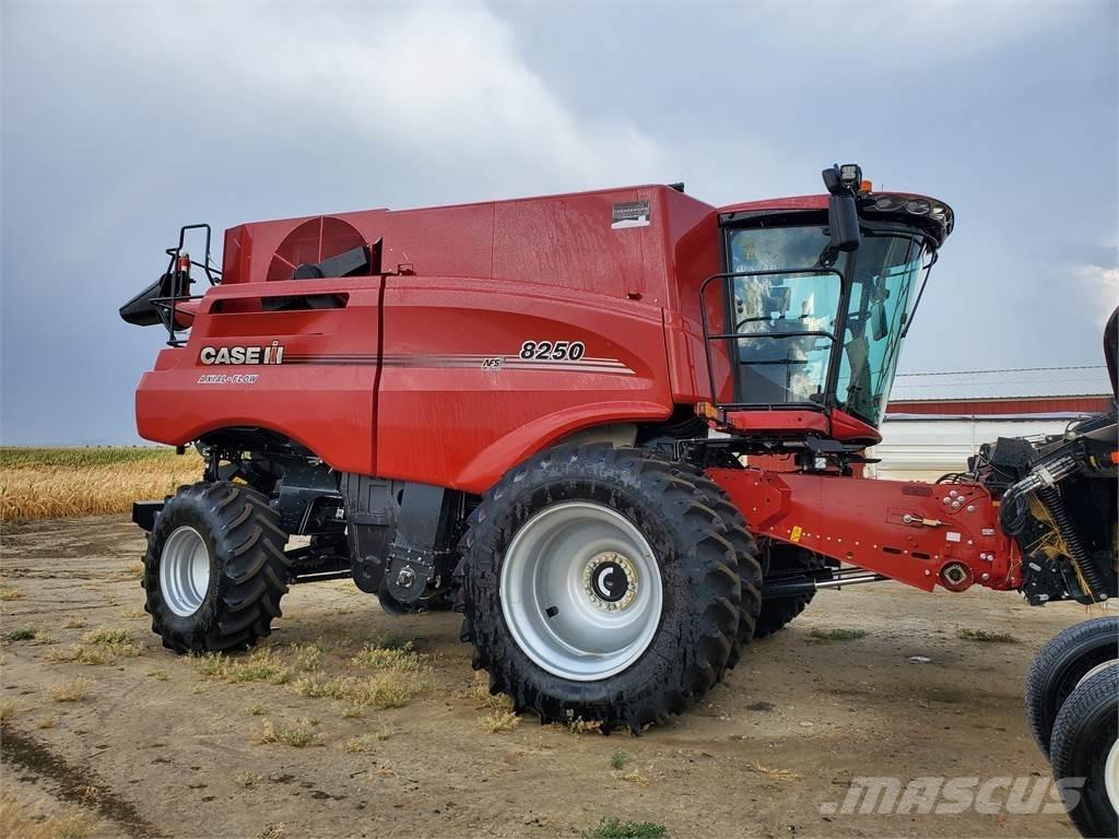 Case IH 8250 Kombajni