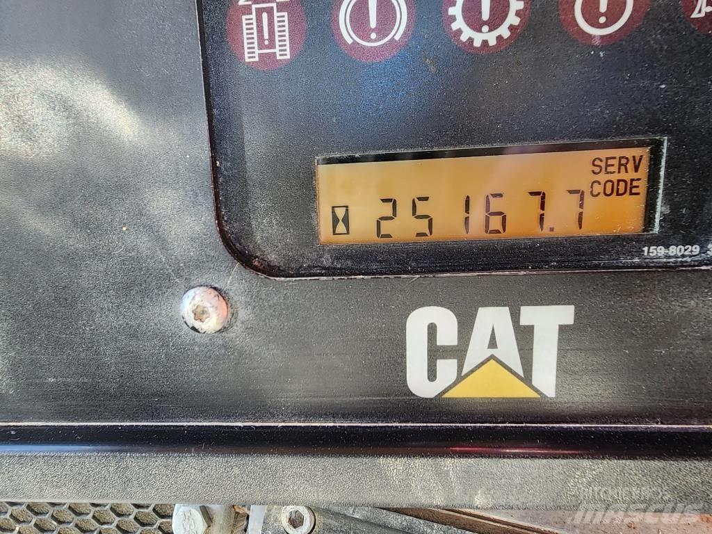 CAT D7R SERIE 2 Buldožeri guseničari