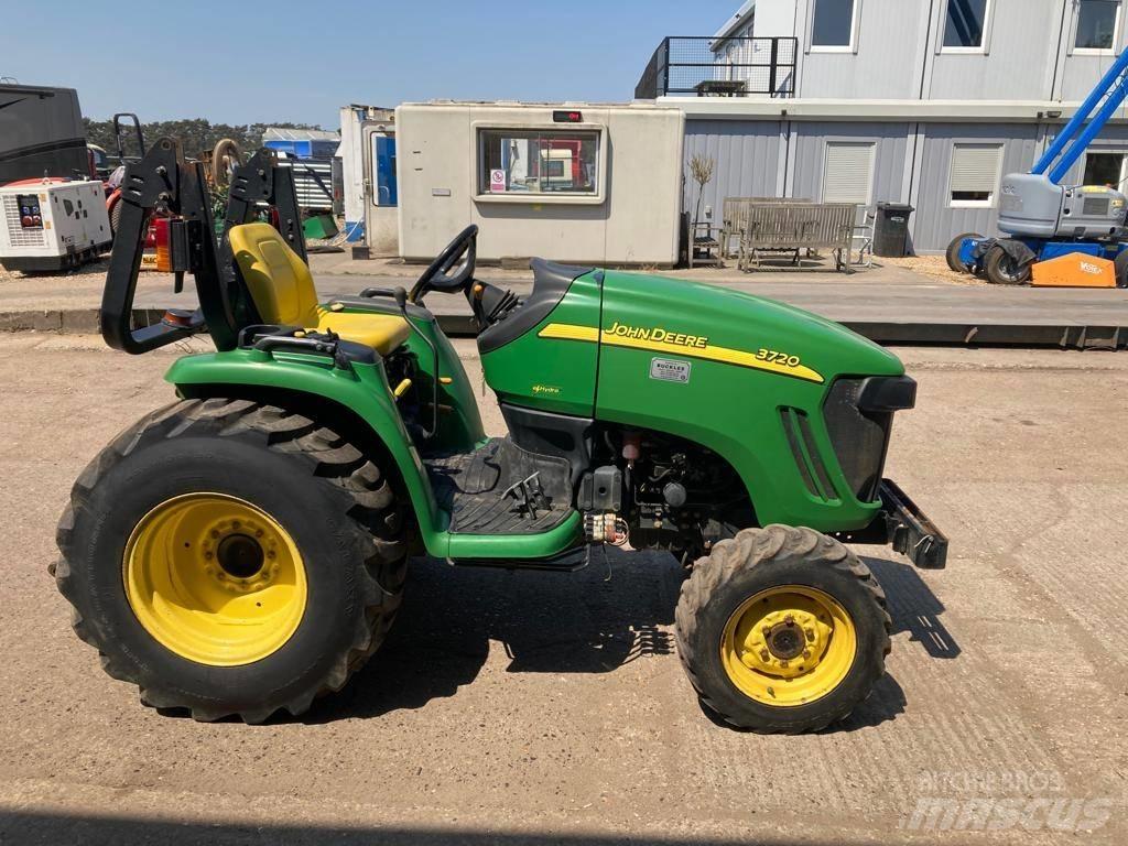 John Deere 3720 Traktori